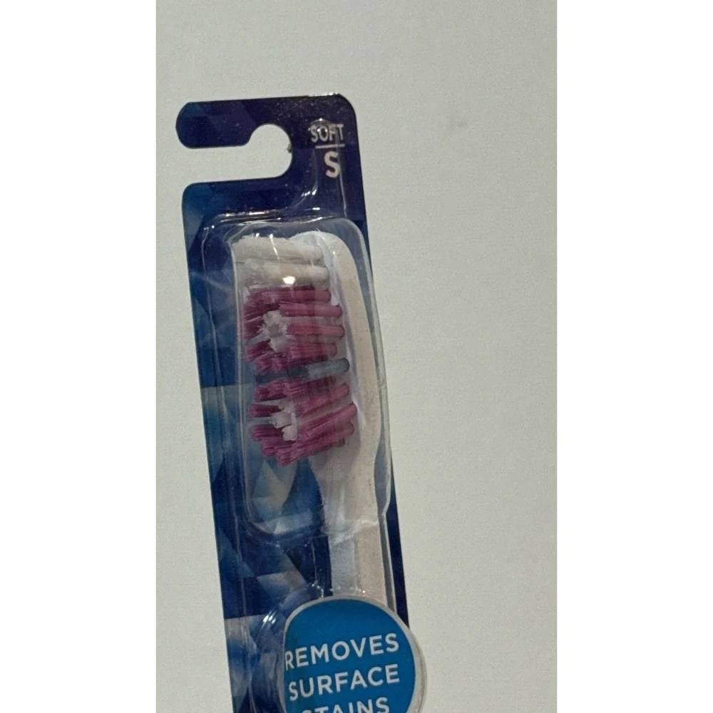 Oral-B 3D White Vivid REMOVES‎ SURFACE STAINS Soft Toothbrush
